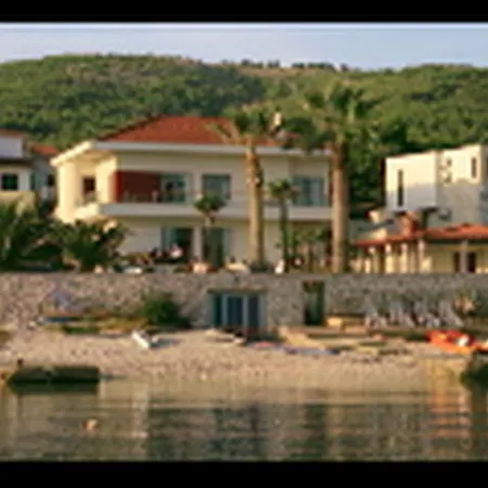 Mirjana - Exclusive Beachfront 6 Bedroom With Pool Villa *